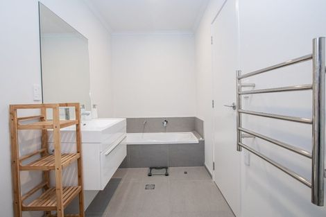 Photo of property in 2/1 Hibiscus Avenue, Hamilton Lake, Hamilton, 3204