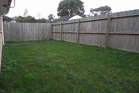 Photo of property in 33 Claverdon Drive, Massey, Auckland, 0614