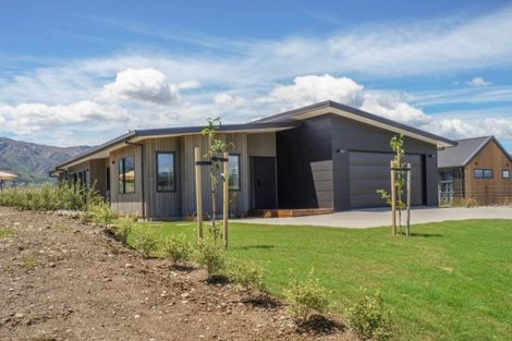 Photo of property in 16 Sarges Way, Lake Hawea, Wanaka, 9382