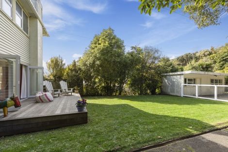 Photo of property in 13 Stratton Street, Normandale, Lower Hutt, 5010