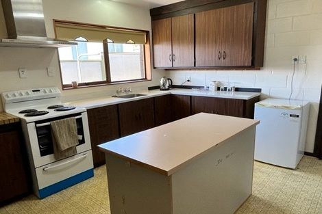 Photo of property in 9 Tromie Place, Highland Park, Auckland, 2010