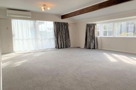 Photo of property in 30 Deller Grove, Silverstream, Upper Hutt, 5019