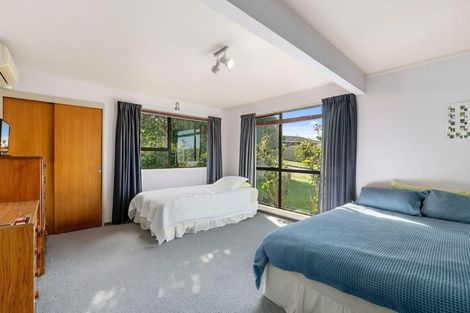 Photo of property in 18 Ordley Grove, Tawa, Wellington, 5028