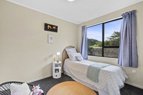 Photo of property in 1b Sunny Grove, Wainuiomata, Lower Hutt, 5014