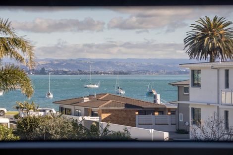 Photo of property in 18b Maunganui Road, Mount Maunganui, 3116