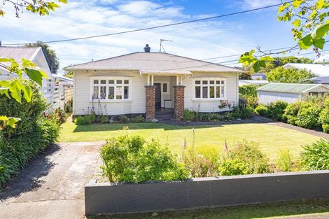 Photo of property in 2 Godwin Crescent, College Estate, Whanganui, 4500