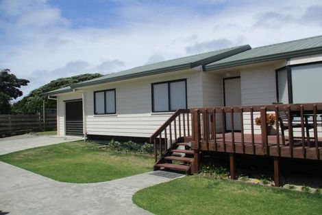 Photo of property in 4 Karaka Street, Otaki Beach, Otaki, 5512