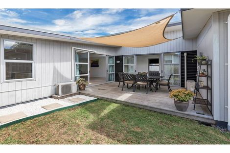 Photo of property in 5 Endeavour Place, One Tree Point, 0118