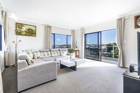 Photo of property in 1 Moonlight Drive, Rototuna North, Hamilton, 3210