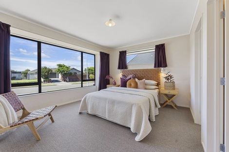 Photo of property in 17 Meridian Grove, Kelvin Grove, Palmerston North, 4414
