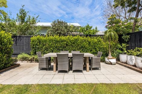 Photo of property in 58 Princes Street, Northcote Point, Auckland, 0627