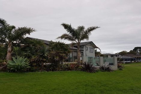 Photo of property in 37 St Annes Crescent, Wattle Downs, Auckland, 2103