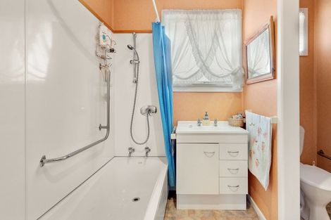 Photo of property in 2 Kiwi Street, East Gore, Gore, 9710