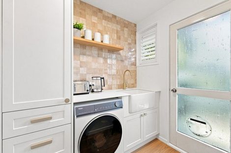 Photo of property in 1/25 Wilsons Road, Saint Martins, Christchurch, 8022