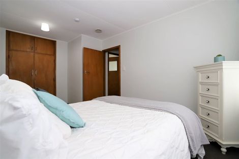 Photo of property in 8 Fyson Place, Hawera, 4610