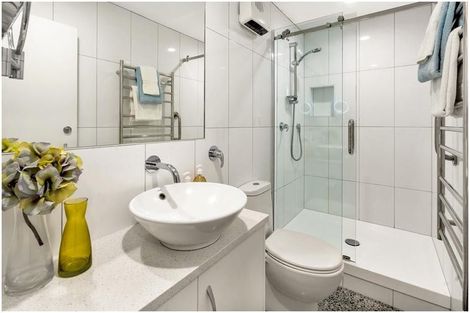 Photo of property in 2/24 Selwyn Road, Cockle Bay, Auckland, 2014