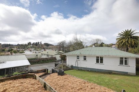 Photo of property in 34 Milne Street, Hunterville, 4730