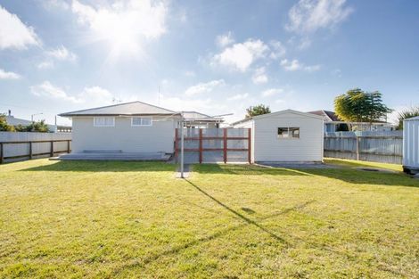 Photo of property in 8 Curling Crescent, Onekawa, Napier, 4110