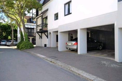 Photo of property in 24/10 Pitarua Street, Thorndon, Wellington, 6011