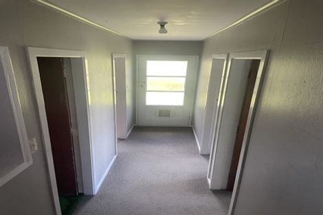 Photo of property in 15a Colchester Crescent, Newlands, Wellington, 6037