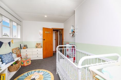 Photo of property in 1a Ward Place, Marfell, New Plymouth, 4310