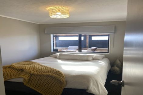 Photo of property in 12 Millen Place, Clarks Beach, 2122