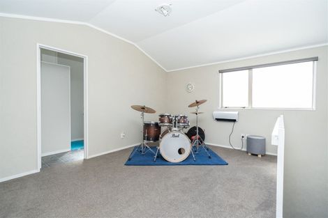 Photo of property in 14 Essendon Court, Glenview, Hamilton, 3206
