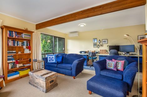 Photo of property in 18 Tremaine Place, Camborne, Porirua, 5026