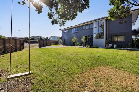 Photo of property in 22 Culzean Grove, Bell Block, New Plymouth, 4312