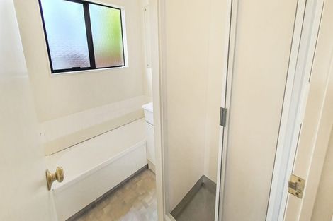 Photo of property in 1/111 Sturges Road, Henderson, Auckland, 0612