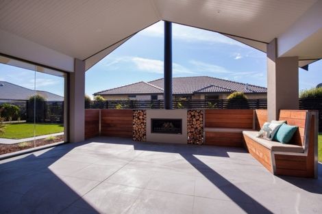 Photo of property in 15 Gleneagles Way, Waiwhakaiho, New Plymouth, 4312