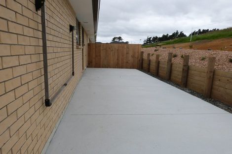 Photo of property in 28c Tram Valley Road, Swanson, Auckland, 0614