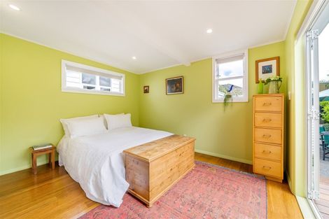 Photo of property in 13 Hinau Street, Eastbourne, Lower Hutt, 5013