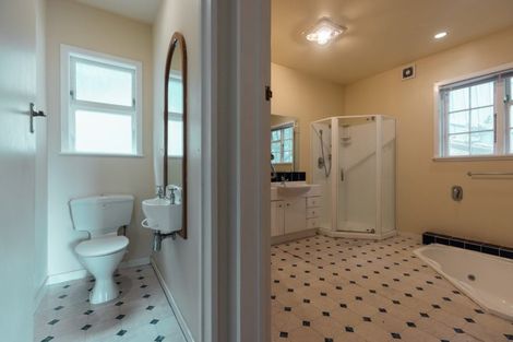 Photo of property in 10 Darlington Terrace, Miramar, Wellington, 6022