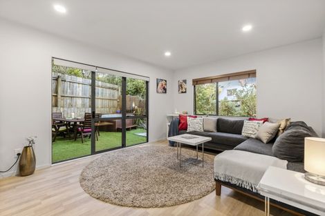 Photo of property in 34b Kiteroa Terrace, Rothesay Bay, Auckland, 0630