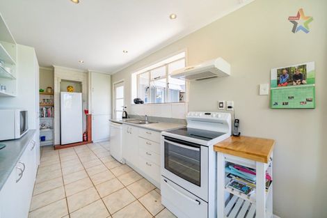 Photo of property in 101 Pomare Road, Tirohanga, Lower Hutt, 5010