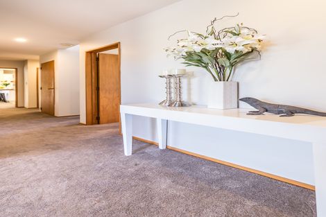 Photo of property in 376a Memorial Avenue, Burnside, Christchurch, 8053