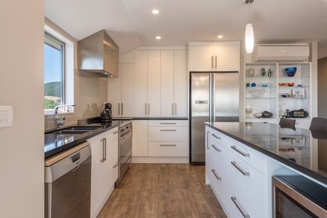 Photo of property in 79 Panorama Drive, Paraparaumu, 5032