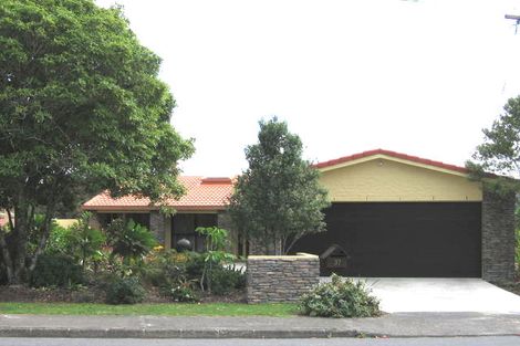 Photo of property in 37 Avonleigh Road, Green Bay, Auckland, 0604