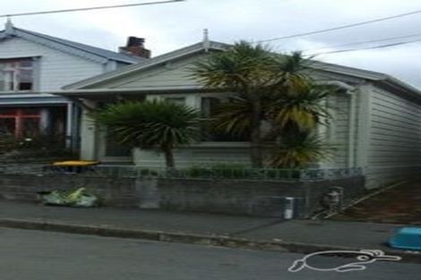 Photo of property in 22 Queen Street, Mount Victoria, Wellington, 6011