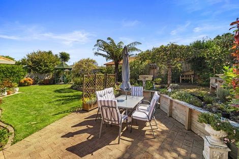 Photo of property in 5 Burleigh Place, Rototuna, Hamilton, 3210