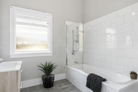 Photo of property in 84 Tomahawk Road, Andersons Bay, Dunedin, 9013