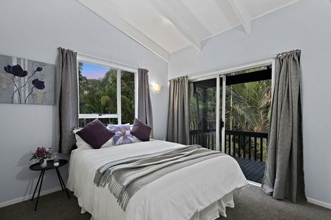 Photo of property in 16 Napuka Road, Henderson Valley, Auckland, 0612