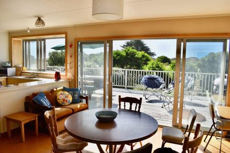 Photo of property in 45 Manga-pirau Street, Waikawa Beach, Manakau, 5573