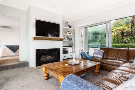 Photo of property in 41 Chatham Avenue, Paremoremo, Auckland, 0632