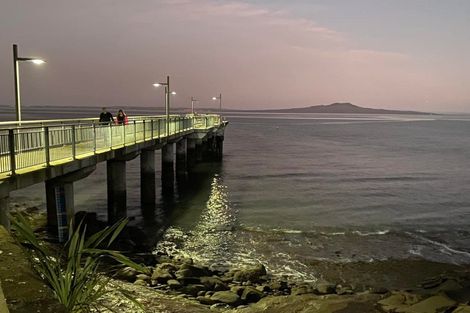 Photo of property in 5 Churchill Road, Murrays Bay, Auckland, 0630