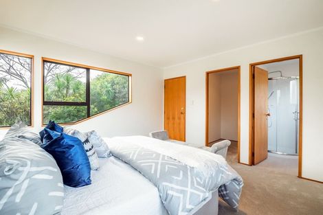 Photo of property in 1/29 Radiata Lane, Chatswood, Auckland, 0626