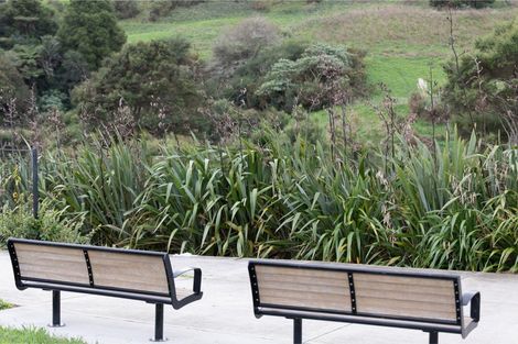 Photo of property in 4 Tuputupu Drive, Kumeu, 0810