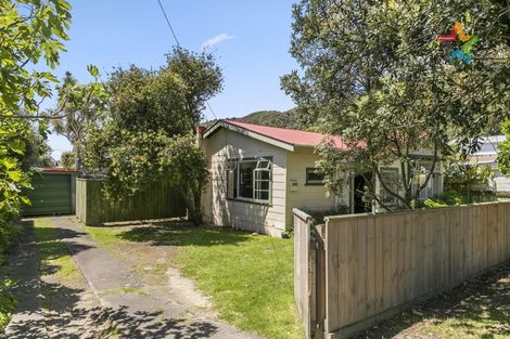Photo of property in 22 Miro Street, Eastbourne, Lower Hutt, 5013