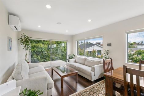 Photo of property in 2b St Clair Place, Browns Bay, Auckland, 0630